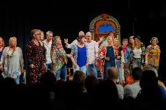 Voices en Tint maken een reis door de tijd